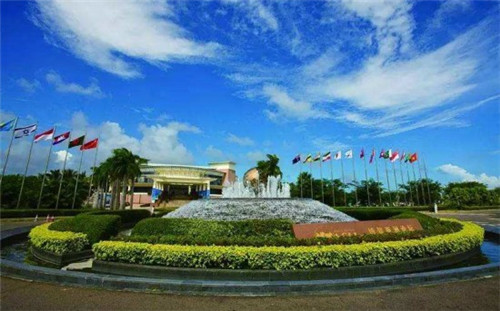 小鸡嘎嘎香火锅加盟费多少